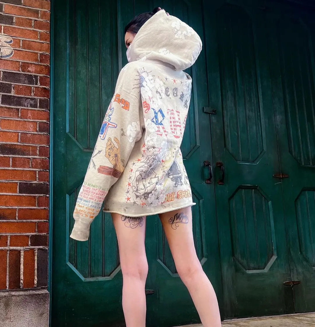 DENIM TEARS × ©SAINT M×××××× "SAINT TEARS" Graffiti Hoodie Joint Model Cotton Graffiti Hoodie Fully Printed Washed Distressed Holes Vintage Sweatshirt Gray S-XL Super Heavy Duty! The whole piece is printed with 35 screens and counterpoint printing!